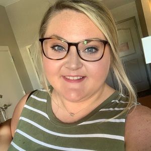 Meet your Posher, Jacquelyn